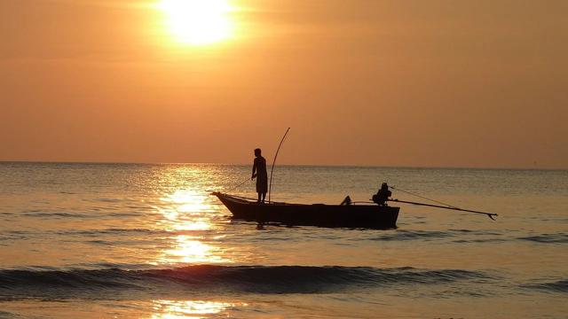 perahu nelayan Cilacap terdampar