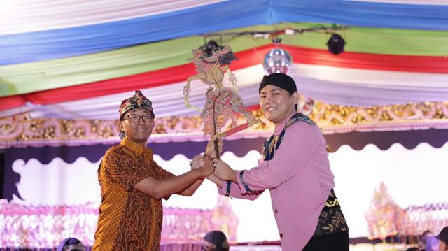 Kilang Cilacap nanggap wayang