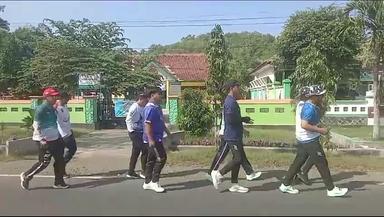 Lomba gerak jalan