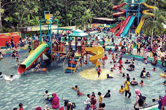 Waterboom banaran Gandrungmangu