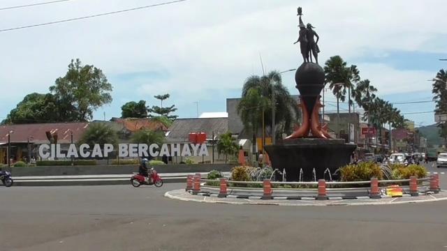 pembangunan cilacap, alun-alun cilacap, mbangun desa, serayunews, serayu news, berita terkini, berita hari ini