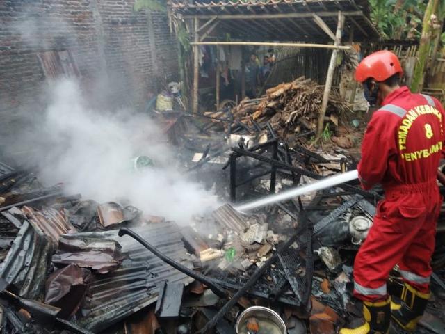 kebakaran kroya shalat id, rumah terbakar saat shalat id, serayunews, serayu news, berita terkini, berita hari ini, idul fitri 1442 hijiriyah