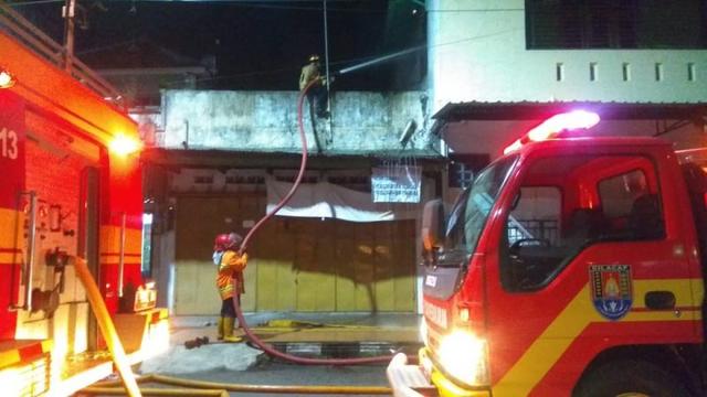 kebakaran ruko cilacap, ruko dijalan ahmad yani terbakar, tabung gas bocor, serayunews, serayu news, berita terkini, berita hari ini