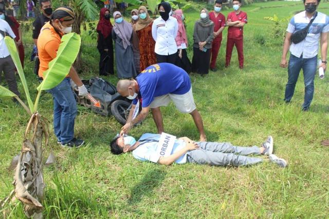 pembunuhan pesta miras ajibarang, rekonstruksi adegan pembunuhan pesta miras, serayunews, serayu news, berita terkini, berita hari ini