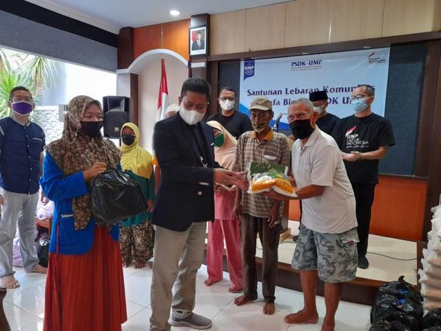 Universitas Muhammadiyah Purwokerto (UMP), ump berbagi, ump bagi-bagi sembako, serayunews, serayu news, berita terkini, berita hari ini, bulan ramadhan, ramadhan berbagi