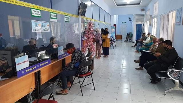 disdukcapil cilacap, ktp, dokumen kependudukan, pembuatan ktp di disdukcapil cilacap, serayunews, serayu news, berita terkini, berita hari ini