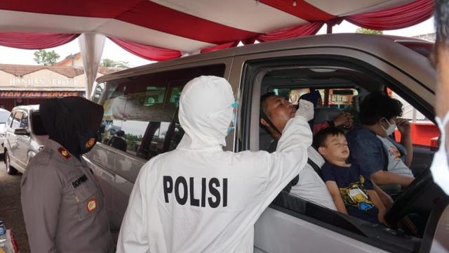 drive thru rapid antigen, covid-19, corona virus, kecamatan kalimanah, serayunews, serayu news, berita terkini, berita hari ini, arus mudik lebaran, terminal jompo