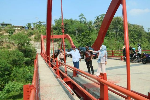 jembatan merah purbalingga, baut jembatan merah purbalingga lepas, peninjauan jembatan merah purbalingga, serayunews, serayu news, berita terkini, berita hari ini