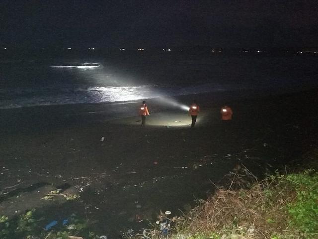 pemuda tenggelam pantai lengkong, serayunews, serayu news, berita terkini, berita hari ini