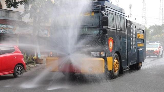 penyemprotan cairan disinfektan banjarnegara, serayunews, serayu news, berita terkini, berita hari ini