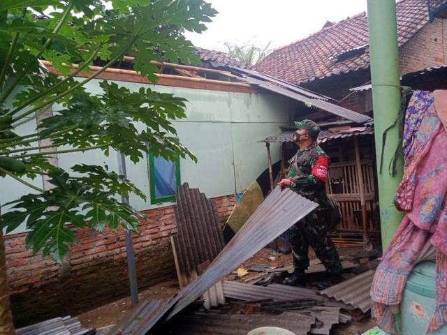 hujan deras karangtengah sampang, hujan angin, serayunews, serayu news, berita terkini, berita hari ini