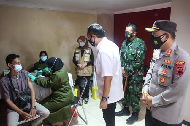 vaksinasi massal cilacap, bupati cilacap, vaksinasi covid-19, corona virus, serayunews, serayu news, berita terkini, berita hari ini