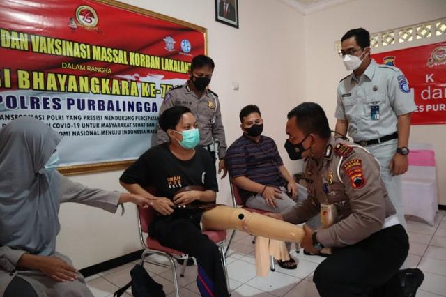 hut bhayangkara 75 purbalingga, polres purbalingga, bantuan kaki palsu, khamim, serayu news, serayunews, berita terkini, berita hari ini