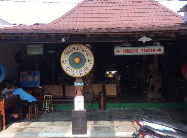 angkringan cilacap, angkringan klangenan ndeso, angkringan klanenan ndeso cilacap, serayunews, serayu news, berita terkini, berita hari ini