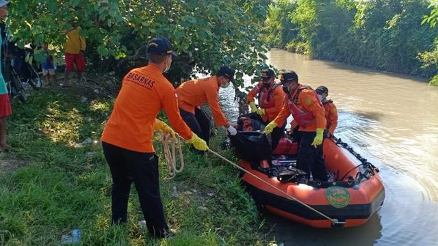 pedagang jamu gendong, tenggelam, sungai lembarawa, desa brebes, kecamatan brebes, serayunews, serayu news, beriat terkini, berita hari ini