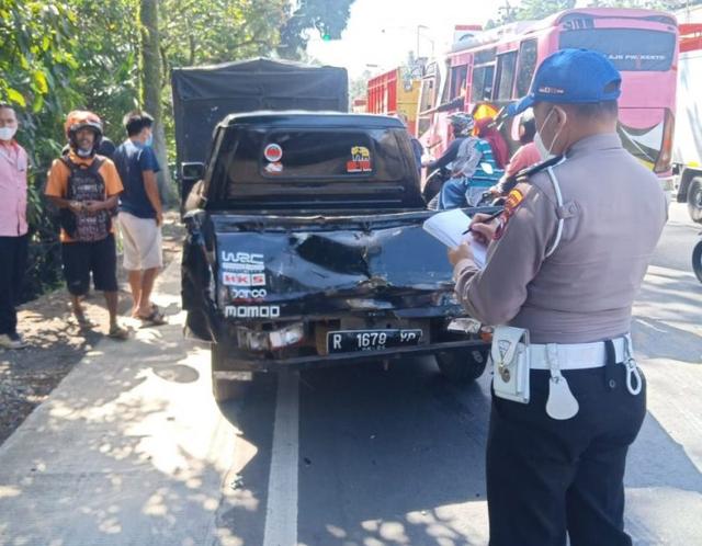 kecelakaan cilongok, desa karanglo, jalan raya purwokerto ajibarang, kecamatan cilongok, kecelakaan beruntun, kecelakaan, kecelakaan mobil, serayunews, serayu news, berita terkini, berita hari ini