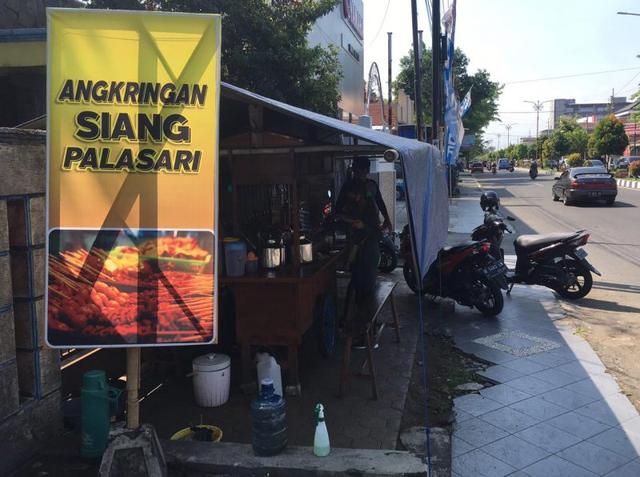 angkringn palasari, jalan gatot subroto, ppkm darurat, ppkm darurat jawa bali, serayunews, serayu news, berita terkini, berita hari ini, cilacap, jam operasional angkringan, angkringan dikala ppkm darurat
