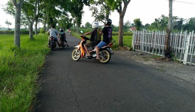 balap liar, emak-emak bubarkan balap liar, serayunews, serayu news, berita tekini, berita hari ini, kemangkon, purbalingga, desa muntang