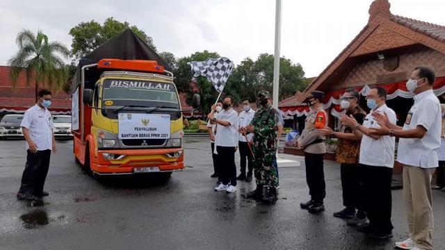 bantuan beras cilacap, program pkh, program keluarga harapan, Bantuan Sosial Tunai, bst, cilacap, berita terkini, berita hari ini