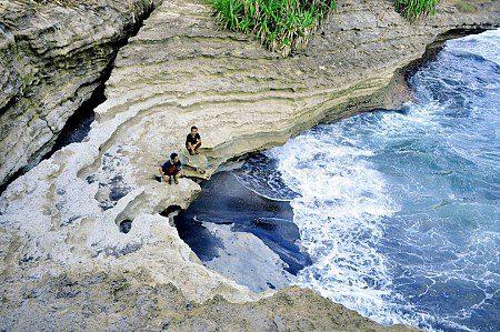 Pantai Batu Hiu, pantai hiu, ikan hiu, pengandaran