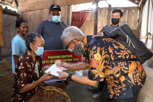Program Kartu Jateng Sejahtera, kjs, jawa tengah, jateng, gubernur jawa tengah, ganjar pranowo, berita terkini, berita hari ini