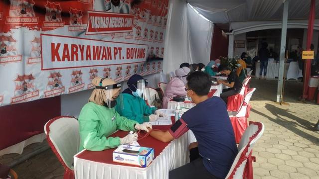 vaksin karyawan pabrik purbalingga, berita terkini, berita hari ini, purbalingga