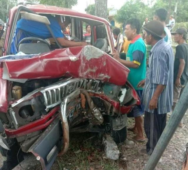 kecelakaan desa kembangan, bukateja, purbalingga, mobil tabrak pohon, kecelakaan tunggal, kecelakaan maut, berita terkini, berita hari ini