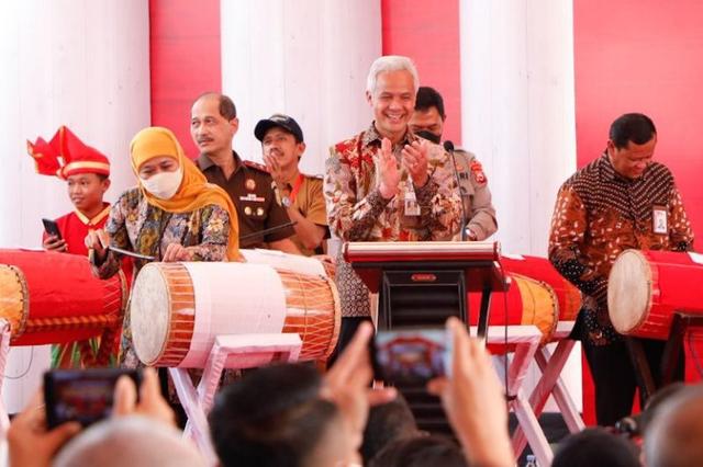 ganjar pranowo saat mengikuti pembentukan percontohan desa antikorupsi