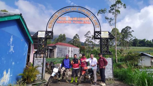 Gedung Pos Pemuda Di Dusun Bambangan