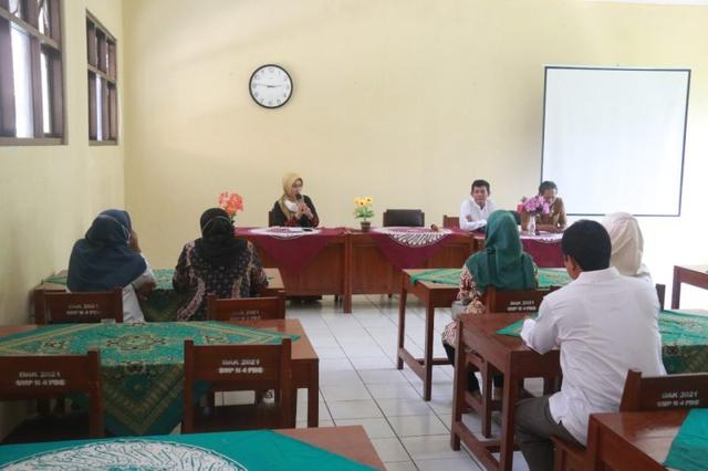 sidak smpn 4 purbalingga terkait pemaksaan pembelian seragam sekolah