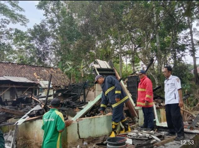 kebakaran dayeuhluhur cilacap