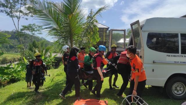 Orang tenggelam di sungai Serayu