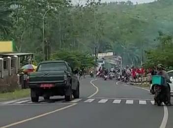 tawuran siswa smk Komputama Jeruklegi Cilacap