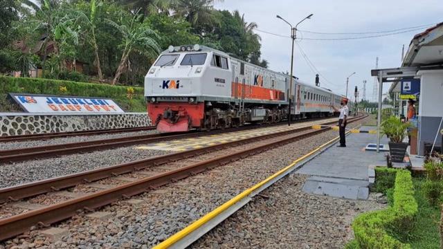 Stasiun kereta api Jeruklegi Cilacap