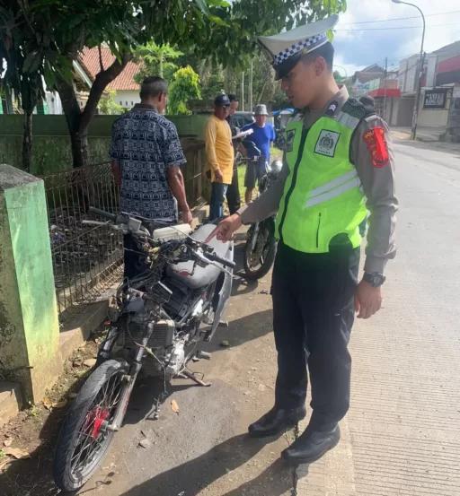 Kecelakaan di Jalan Raya Kroya Buntu, di Desa Mujur Kecamatan Kroya Cilacap