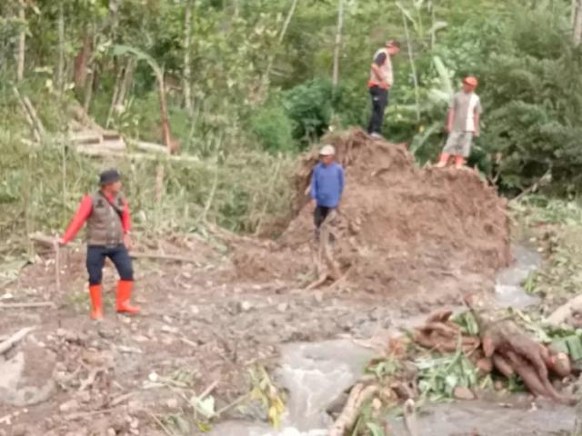 Longsor di Pandanarum Banjarnegara