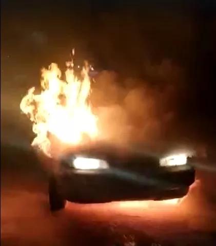 mobil terbakar