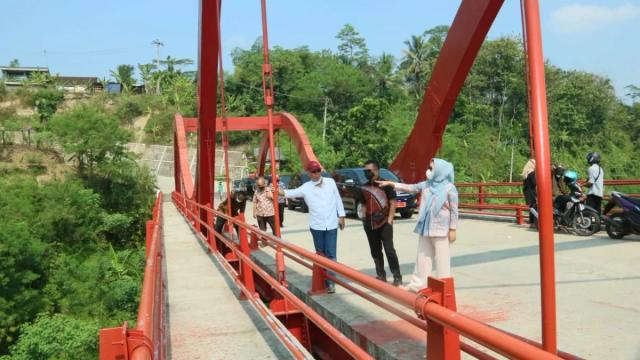 Pembangunan jembatan merah Purbalingga