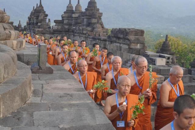 Peribadatan umat buddha sedunia