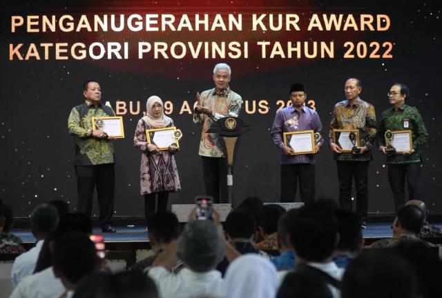 Prestasi terkait KUR