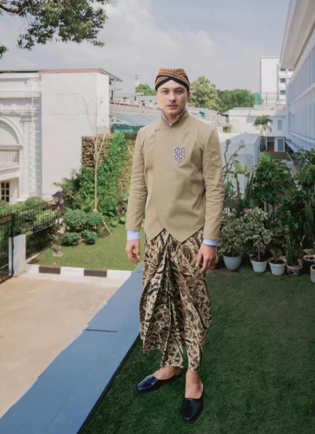 nicholas saputra