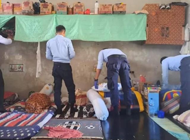 Petugas Geledah Lapas Permisan