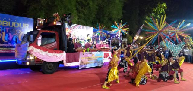 Gambar suasana Borobudur Night Carnival di kawasan Candi Borobudur