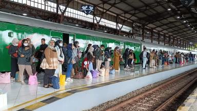 Tambah tempat duduk kereta