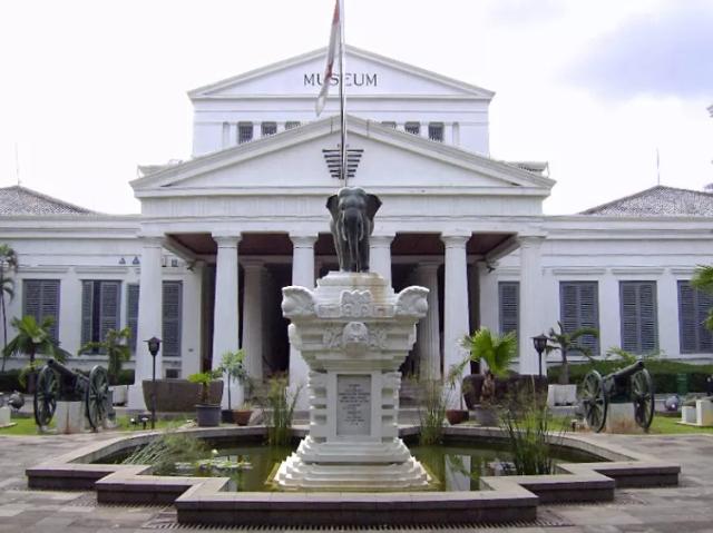 Sistem pengamanan museum nasional