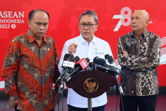 Potret Menteri Perdagangan Zulkifli Hasan saat menyampaikan bahwa pemerintah akan segera merevisi Peraturan Menteri Perdagangan (Permendag) Nomor 50 Tahun 2020