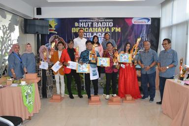 Bintang radio