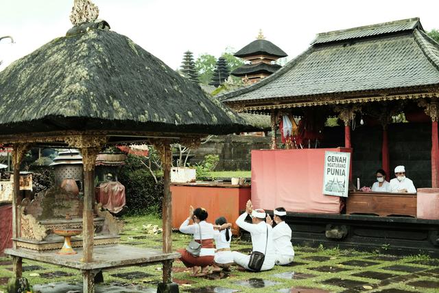 mitos Hari Raya Galungan