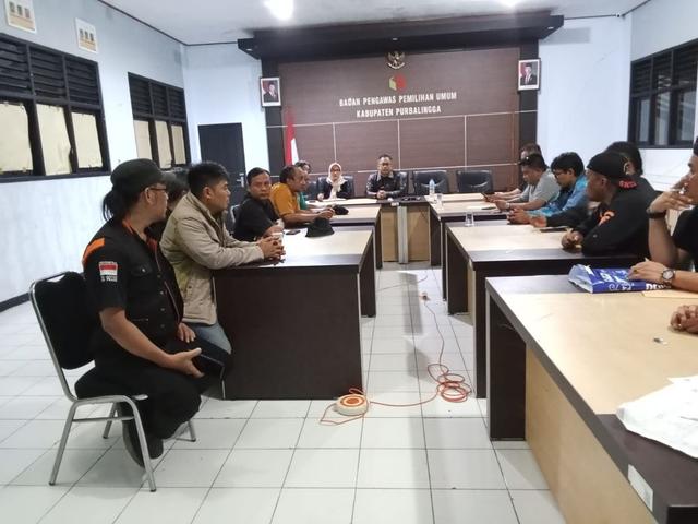 LSM datangi kantor Bawaslu