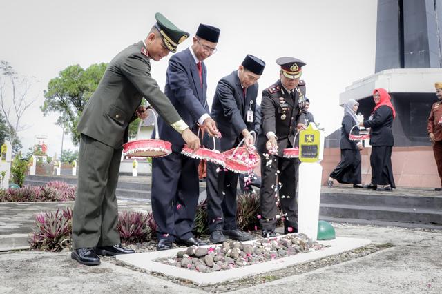 Taman makam pahlawan